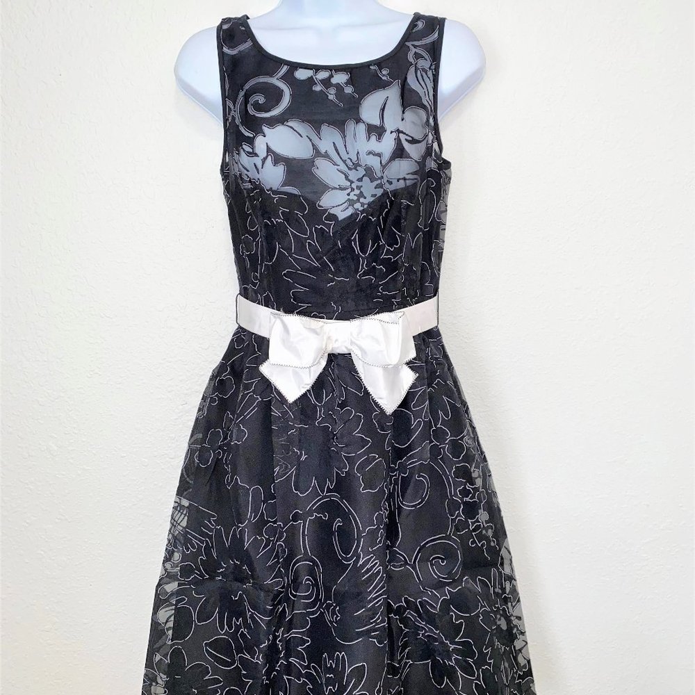 White House Black Market Women's Appliqued Mesh Sheer Party Dress Black Size 4